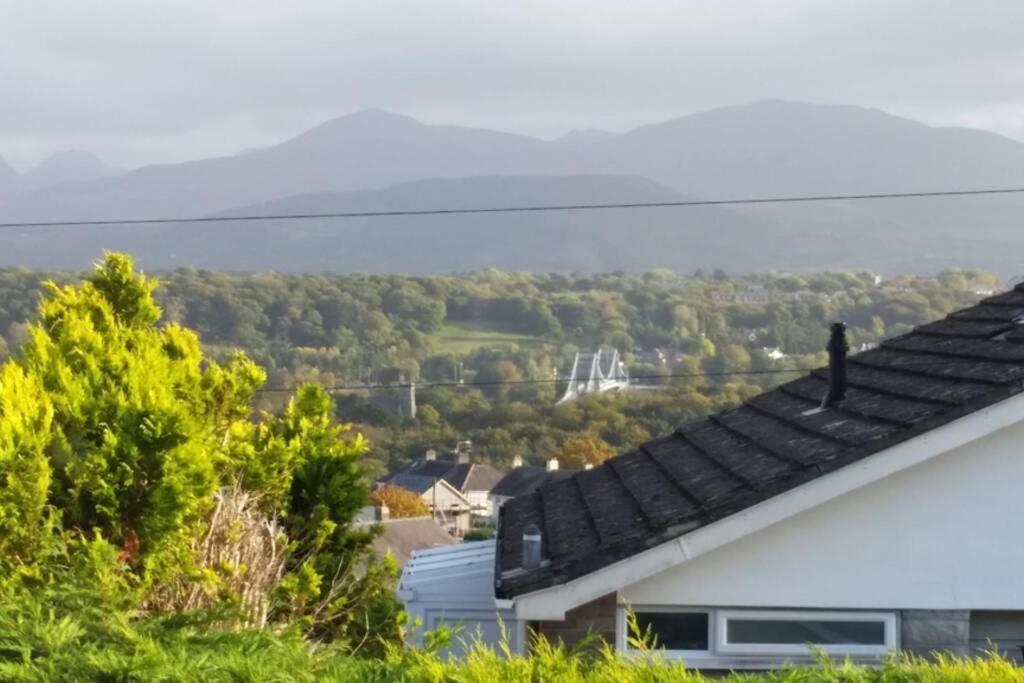 Snowdonia View On Isle Of Anglesey Villa Menai Bridge Esterno foto